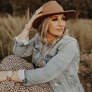 Meet your Posher, Emma